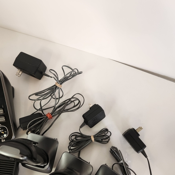 Panasonic KC-TG5562C Cordless Phone System Handheld Landline Digital 4 Handset - Picture 5 of 7